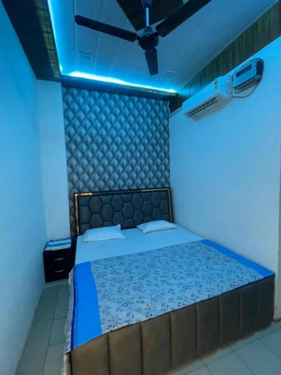 Hari Krishnam Residency Hotell Mathura Exteriör bild