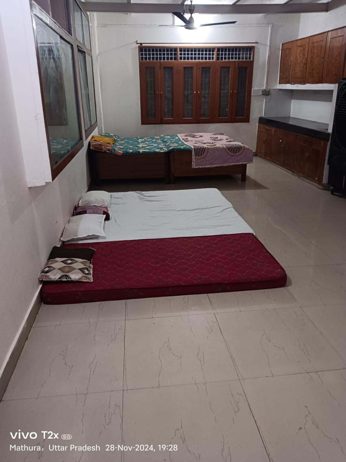 Hari Krishnam Residency Hotell Mathura Exteriör bild
