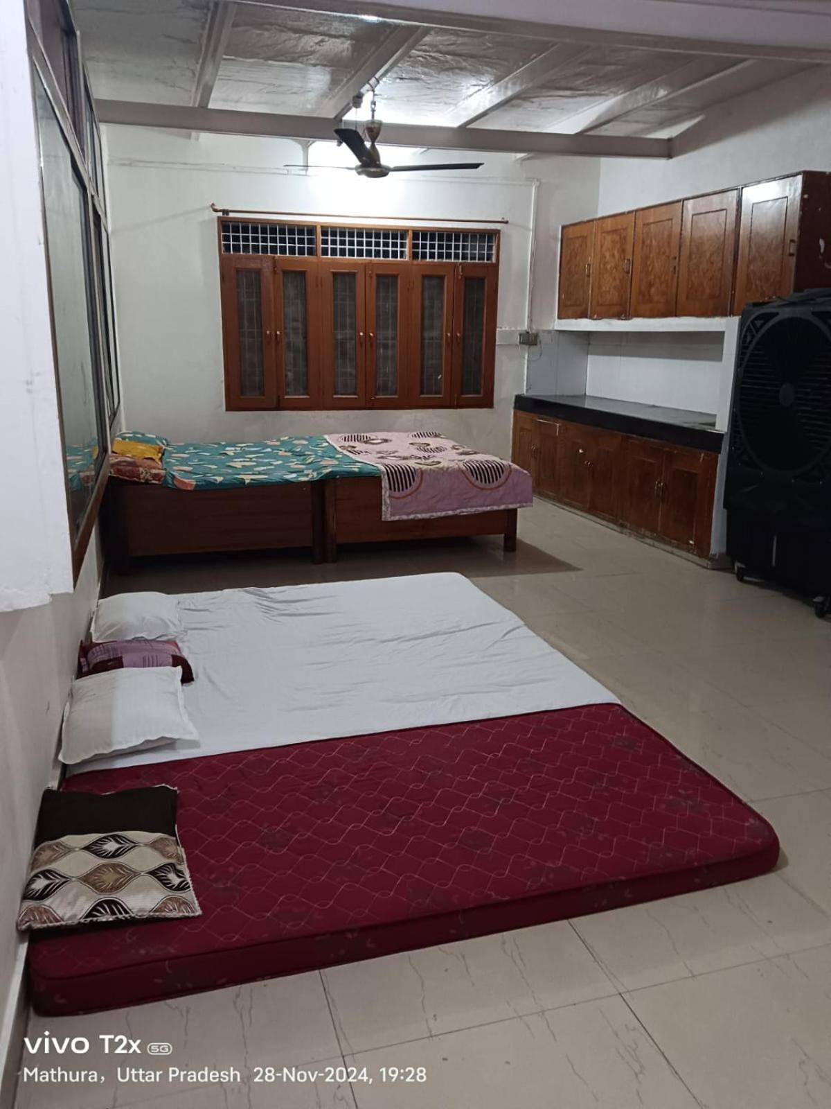 Hari Krishnam Residency Hotell Mathura Exteriör bild